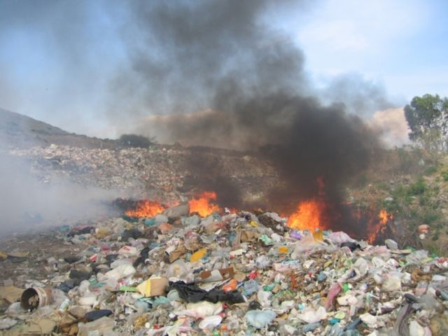 Peraturan Mengenai Larangan Membakar Sampah